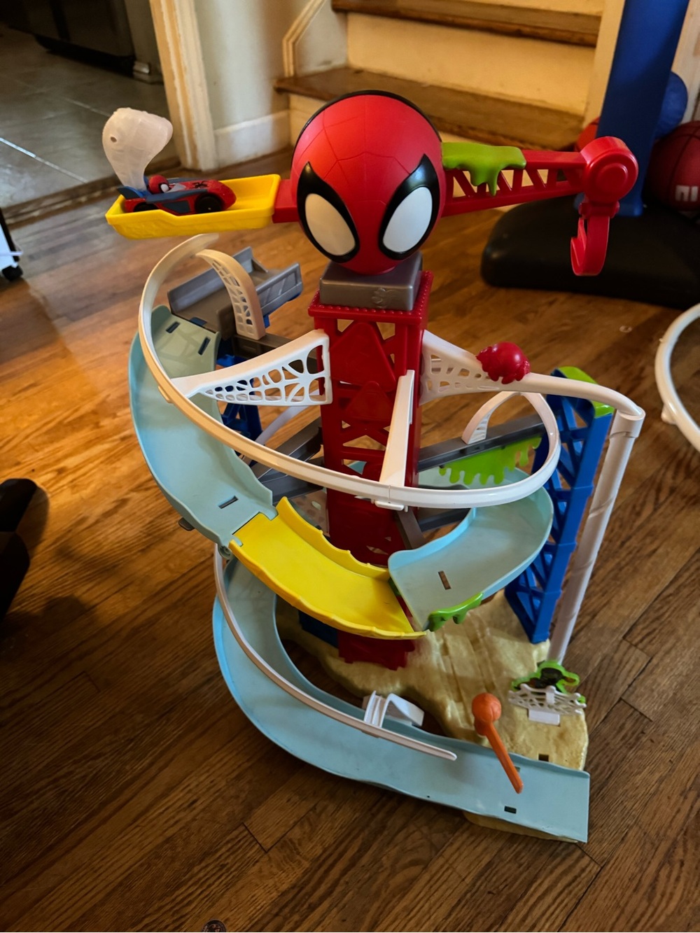 * LIKE NEW *Marvel Spidey and His Amazong Friends Spiral Racetrack Playset